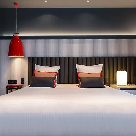 Hotel D