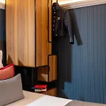 D Hotel 4*
