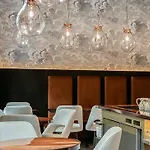 D Hotel 4*